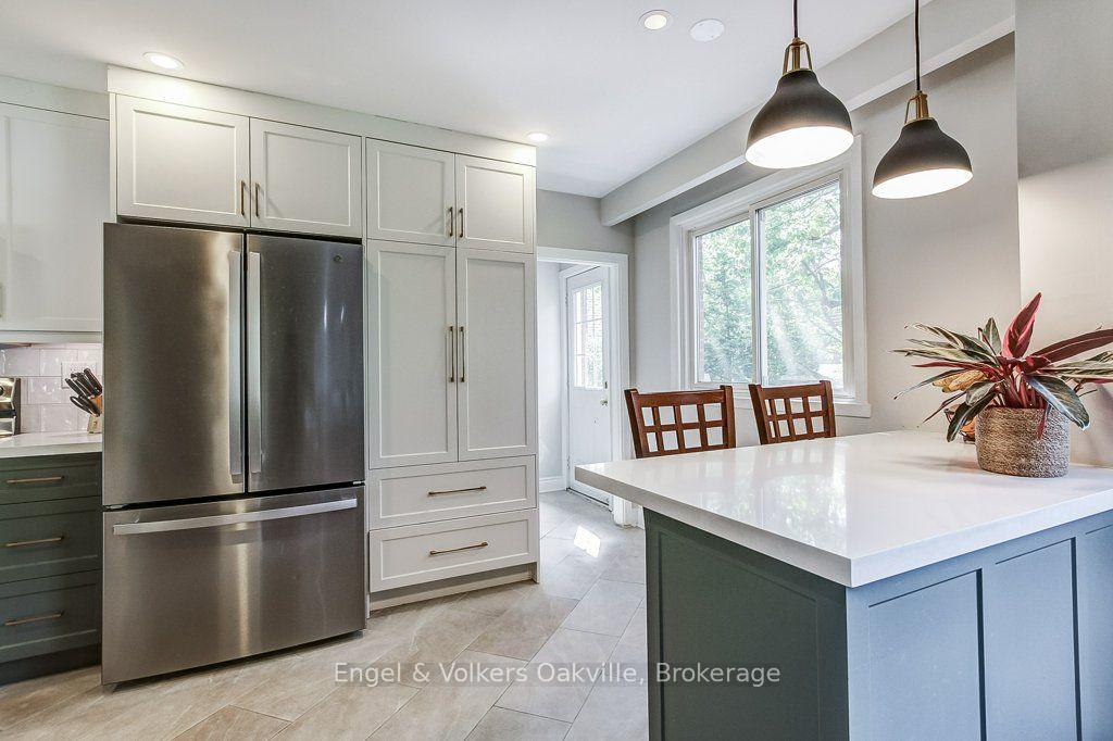 Photo 14 of 75 Ridge Drive, Oakville, College Park — HOMEH
