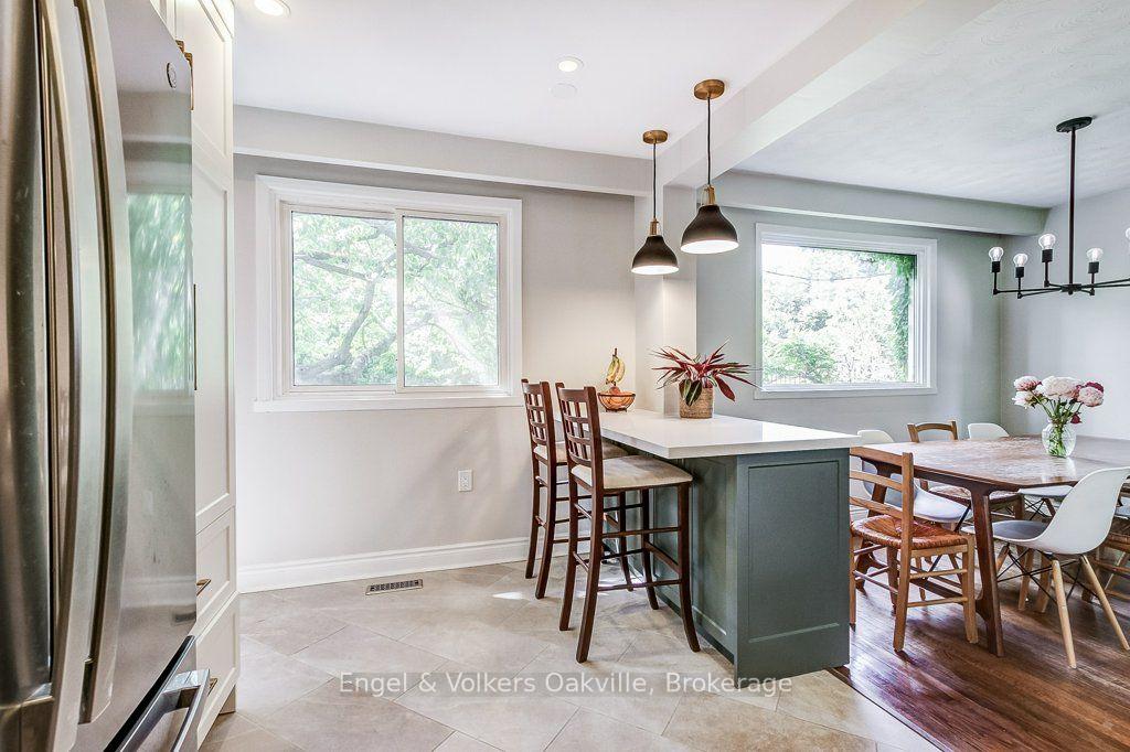 Photo 16 of 75 Ridge Drive, Oakville, College Park — HOMEH