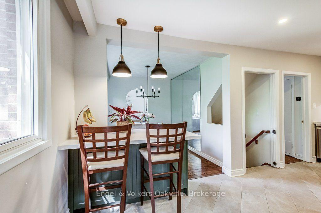 Photo 17 of 75 Ridge Drive, Oakville, College Park — HOMEH