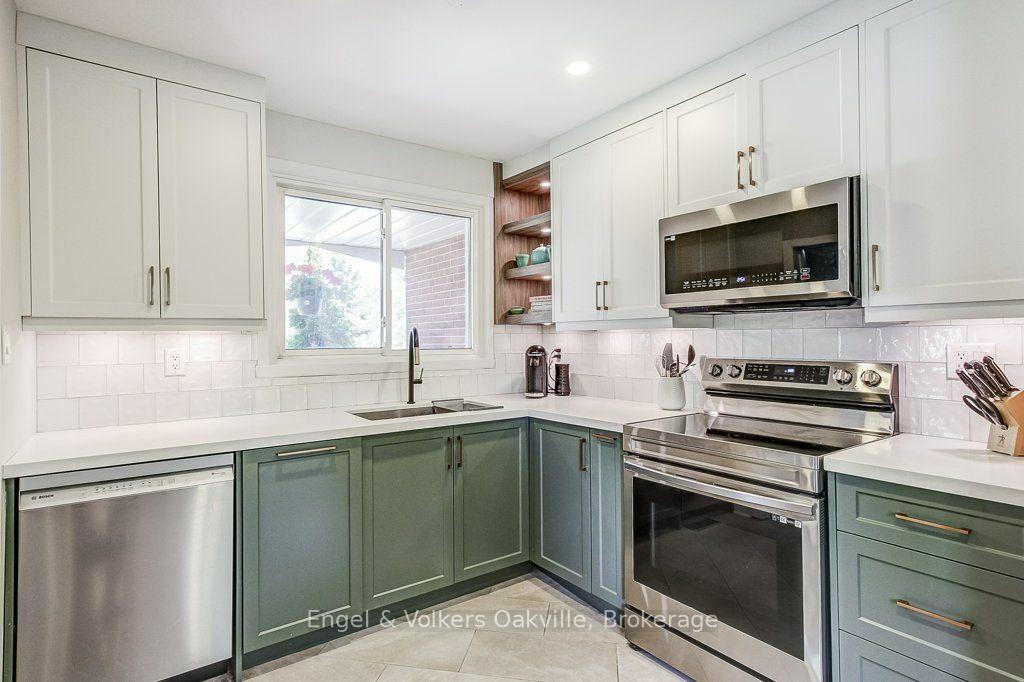 Photo 22 of 75 Ridge Drive, Oakville, College Park — HOMEH