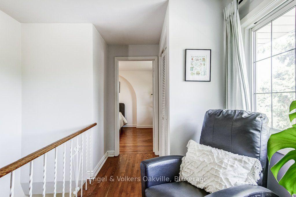 Photo 25 of 75 Ridge Drive, Oakville, College Park — HOMEH