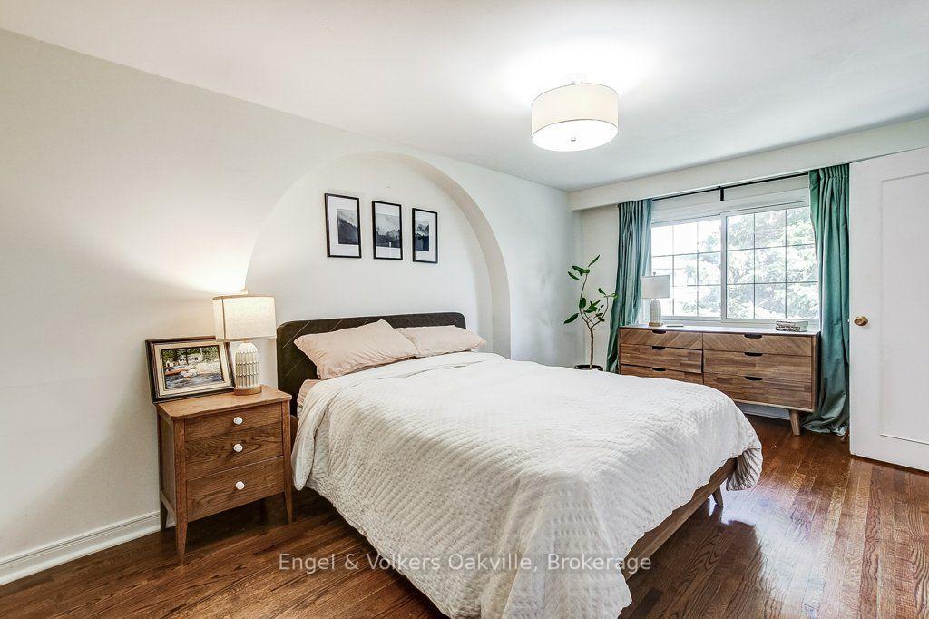 Photo 28 of 75 Ridge Drive, Oakville, College Park — HOMEH