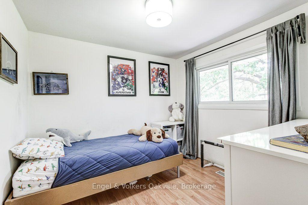 Photo 30 of 75 Ridge Drive, Oakville, College Park — HOMEH