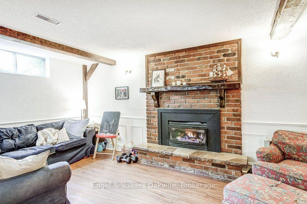 Photo 41 of 75 Ridge Drive, Oakville, College Park — HOMEH