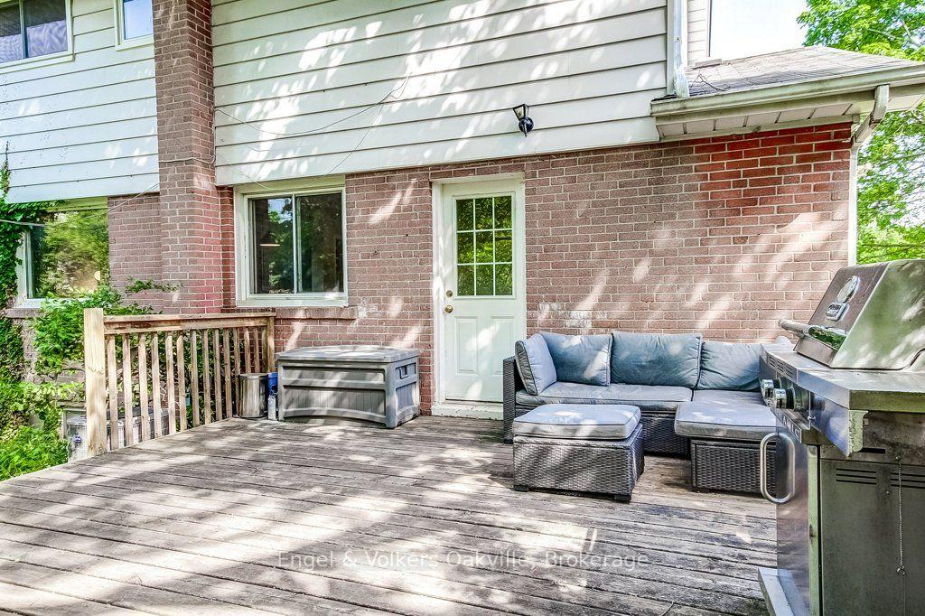 Photo 44 of 75 Ridge Drive, Oakville, College Park — HOMEH