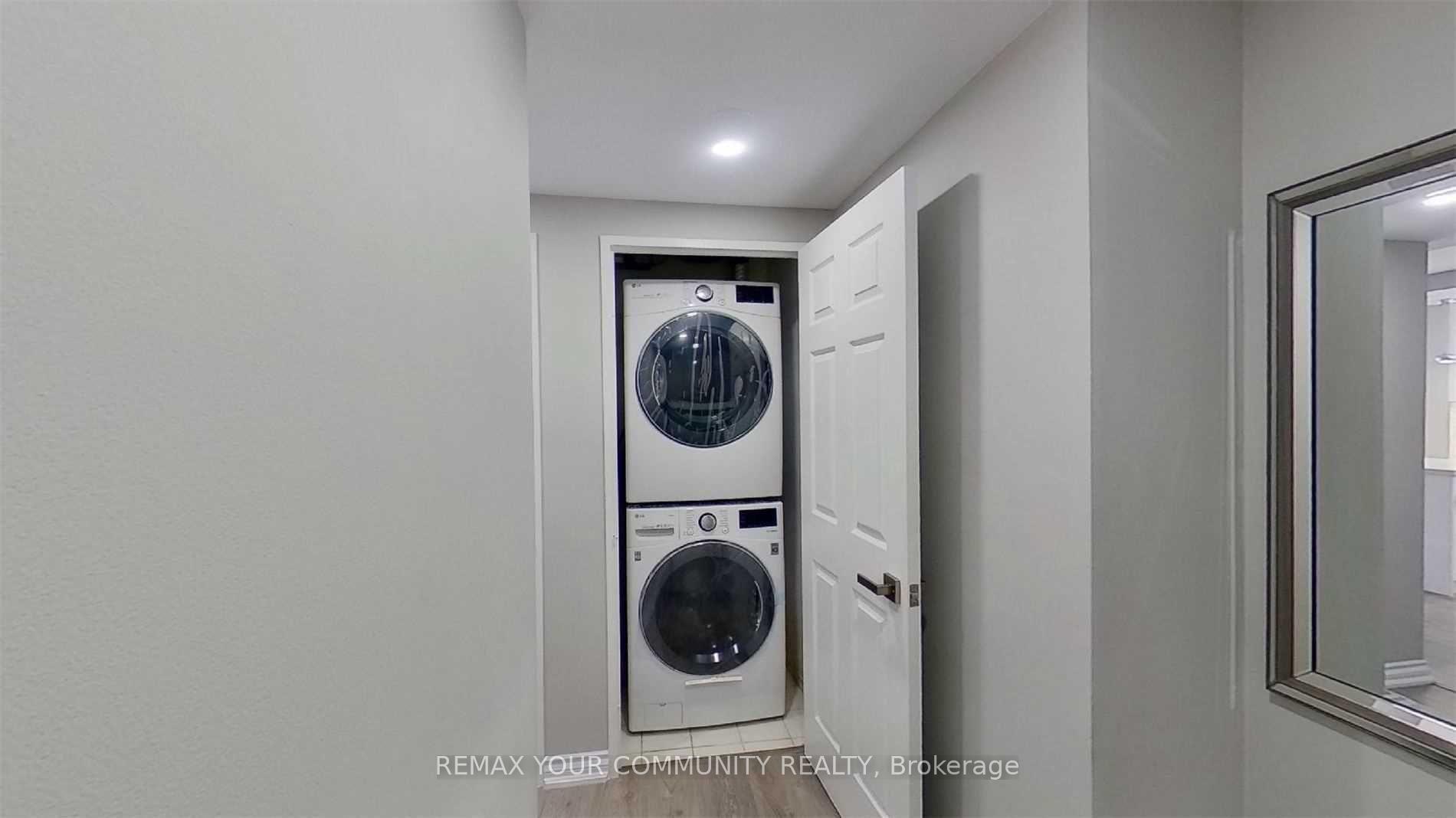 Photo 3 of Unit 1601, 55 Centre Avenue, Toronto, Bay Street Corridor — HOMEH