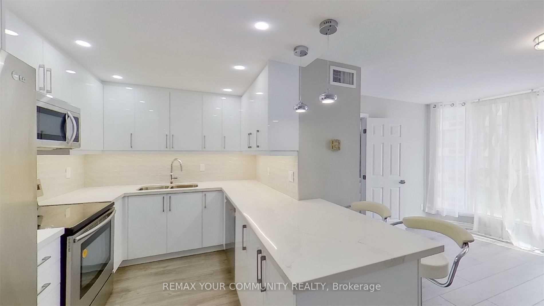 Photo 5 of Unit 1601, 55 Centre Avenue, Toronto, Bay Street Corridor — HOMEH