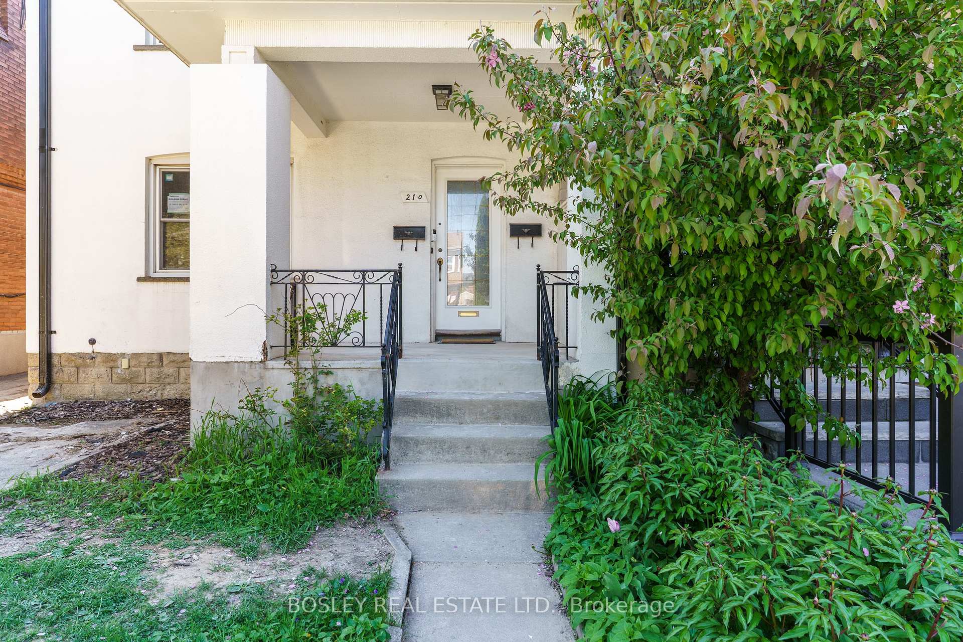 Photo 5 of Unit 1, 210 Westmount Avenue, Toronto, Oakwood Village — HOMEH
