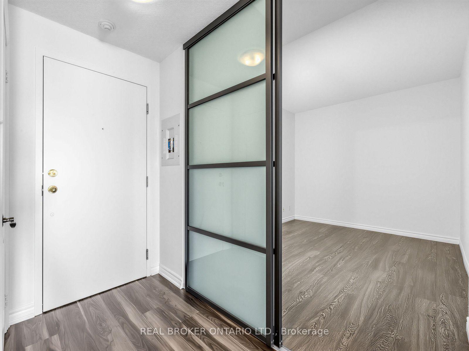 Photo 2 of Unit 1011, 135 James Street S, Hamilton, Corktown — HOMEH