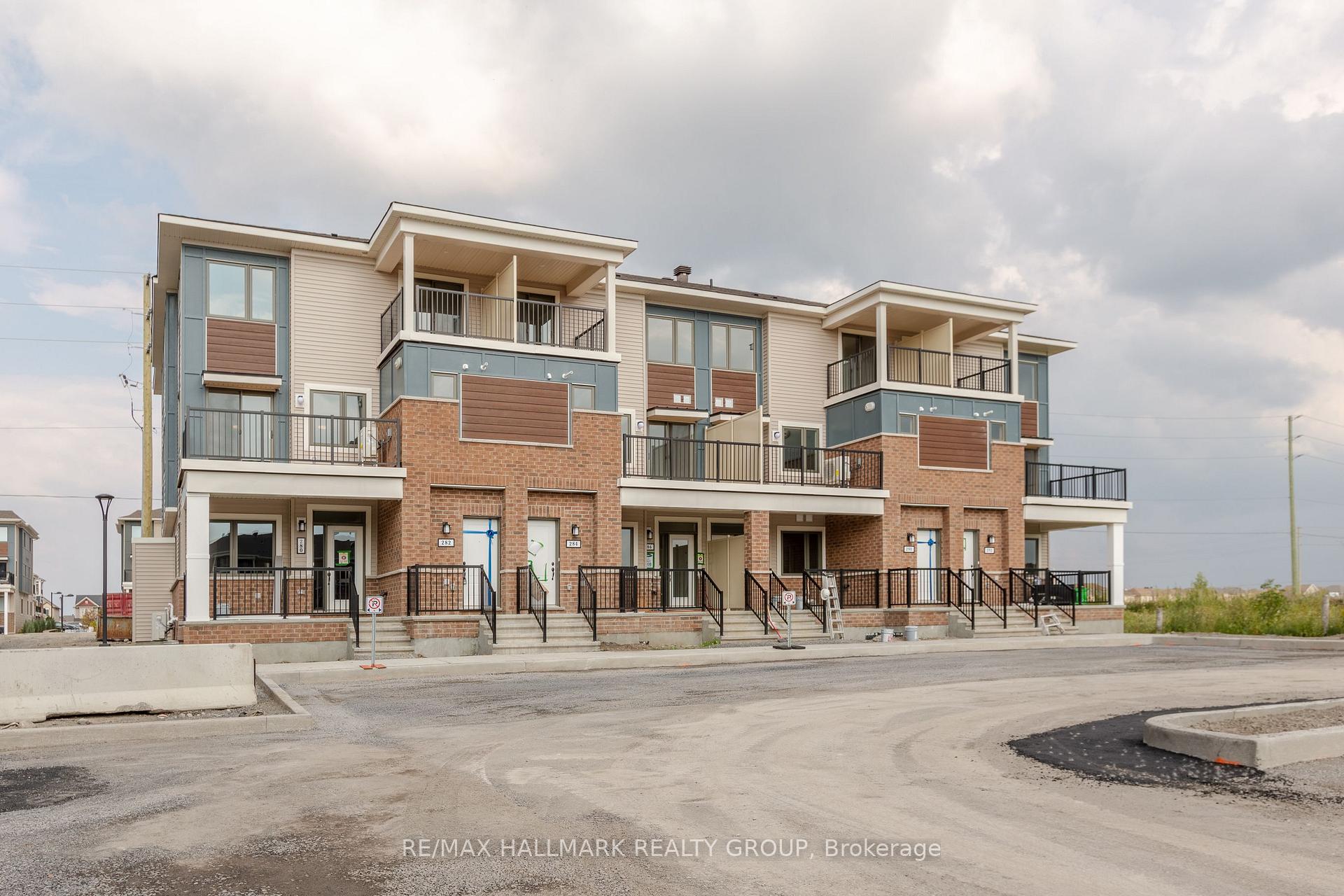 Photo 1 of 284 Zenith Private, Ottawa, Barrhaven - Half Moon Bay — HOMEH