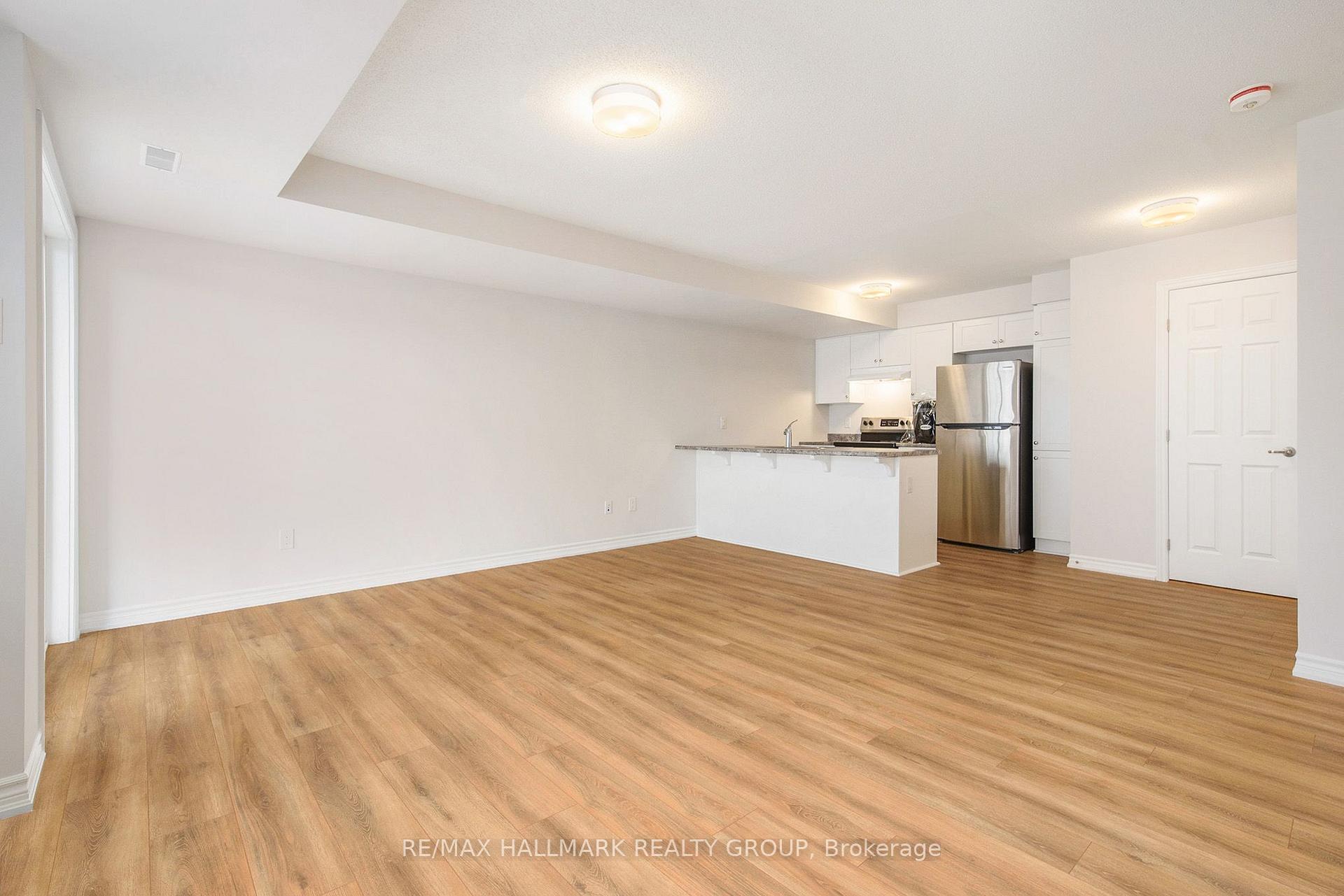Photo 3 of 284 Zenith Private, Ottawa, Barrhaven - Half Moon Bay — HOMEH