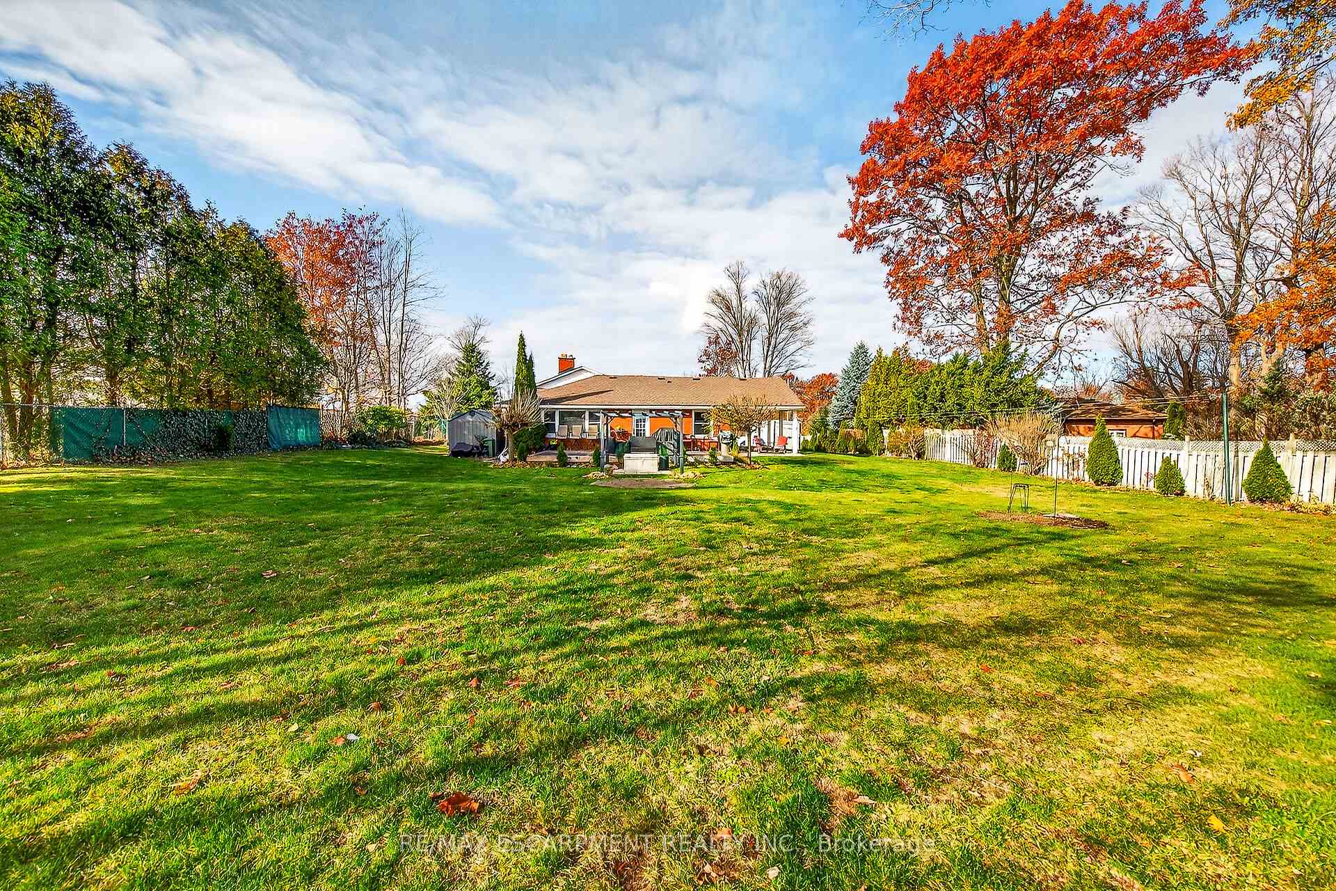 Photo 5 of 1597 Trinity Church Road, Hamilton, Rural Glanbrook — HOMEH