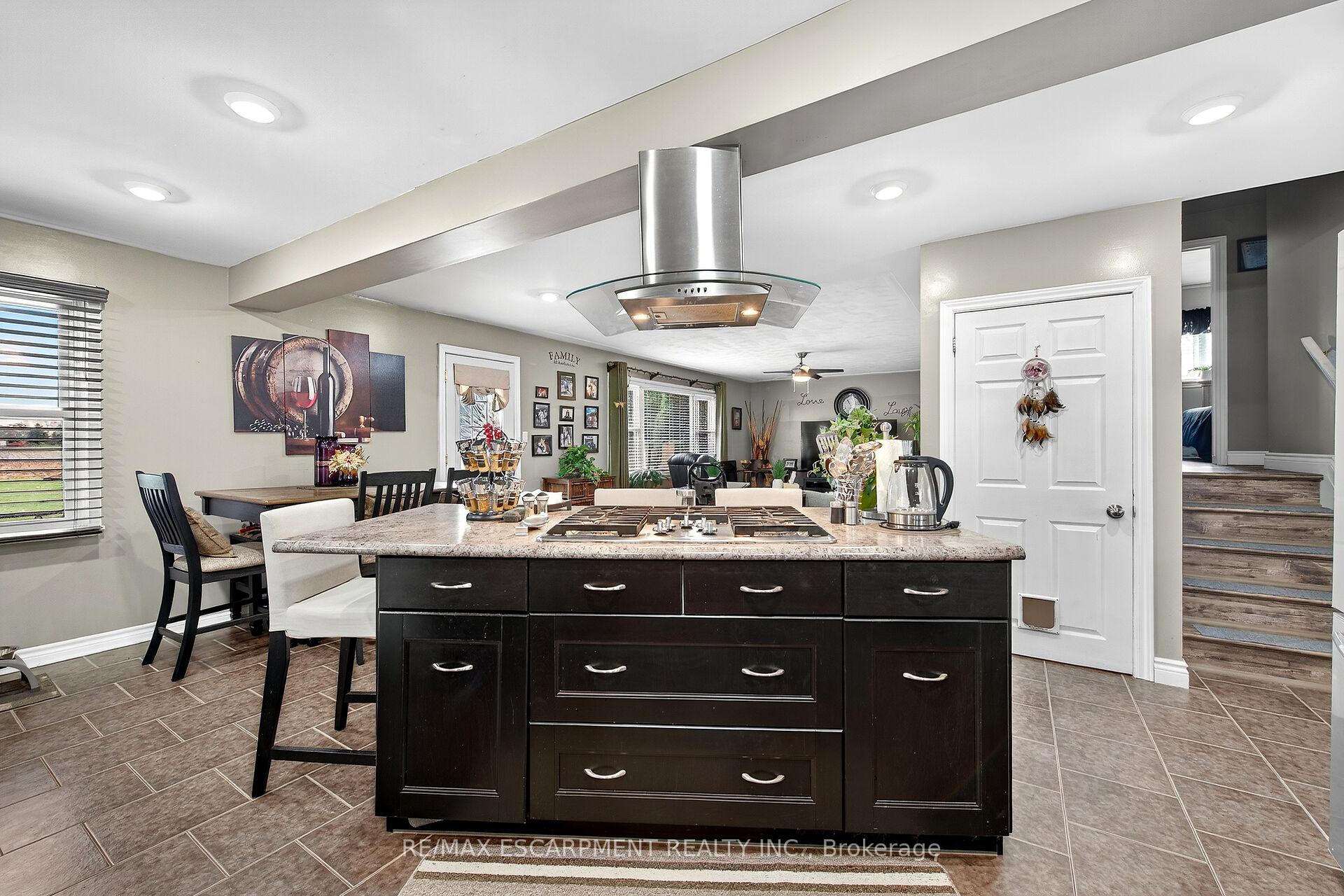 Photo 13 of 1597 Trinity Church Road, Hamilton, Rural Glanbrook — HOMEH