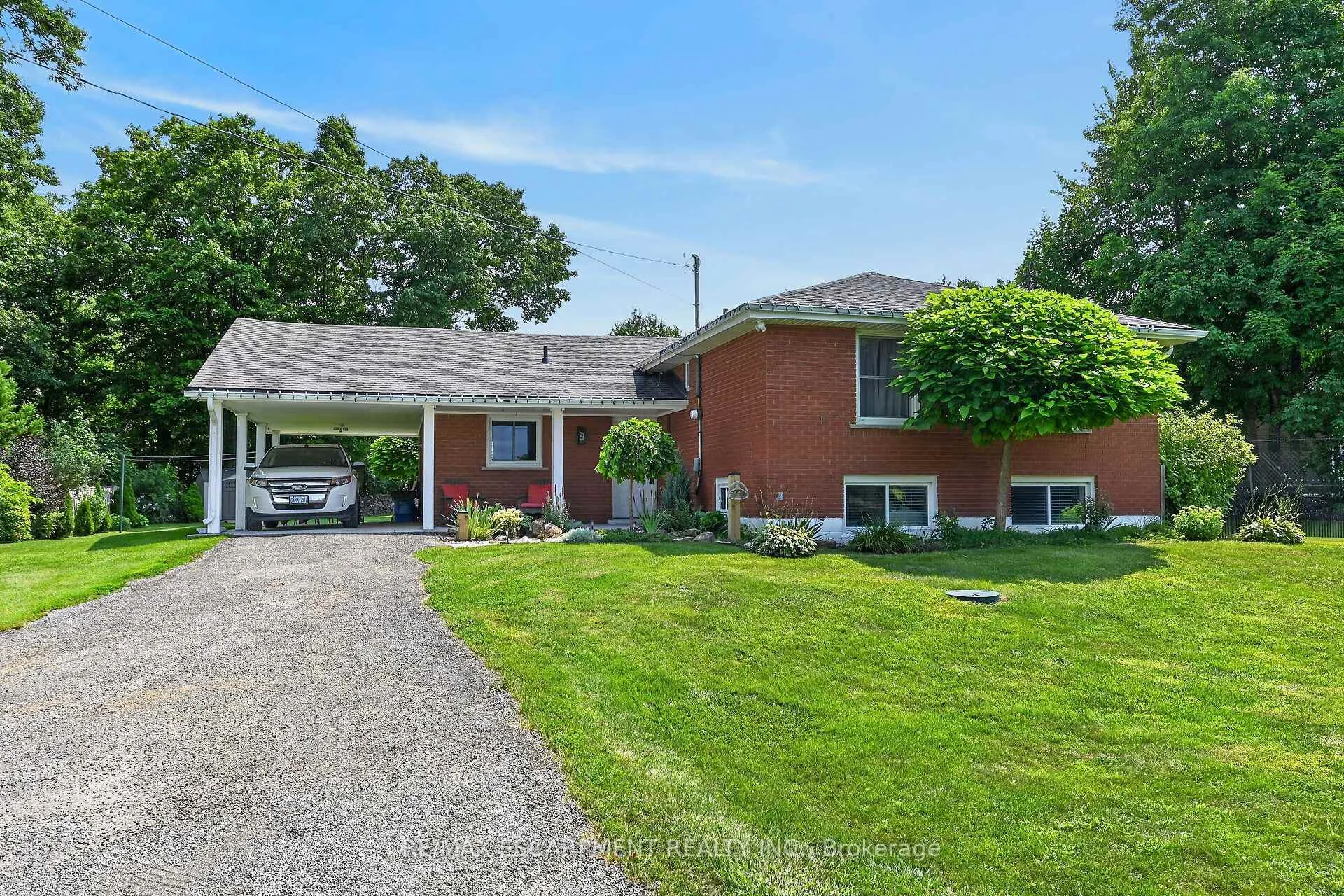 Photo 1 of 1597 Trinity Church Road, Hamilton, Rural Glanbrook — HOMEH