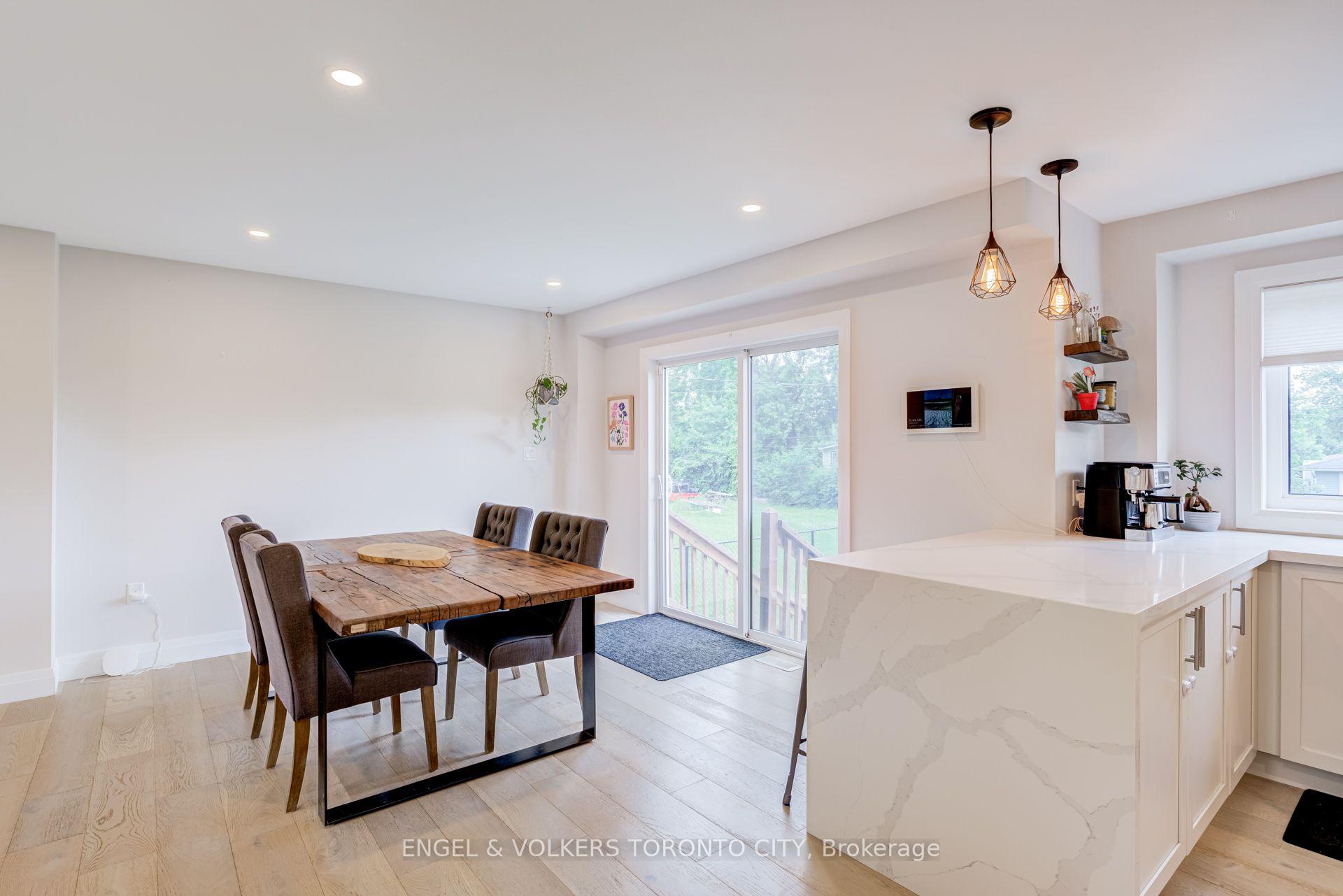 Photo 10 of 40 Glenview Avenue, Georgina, Virginia — HOMEH