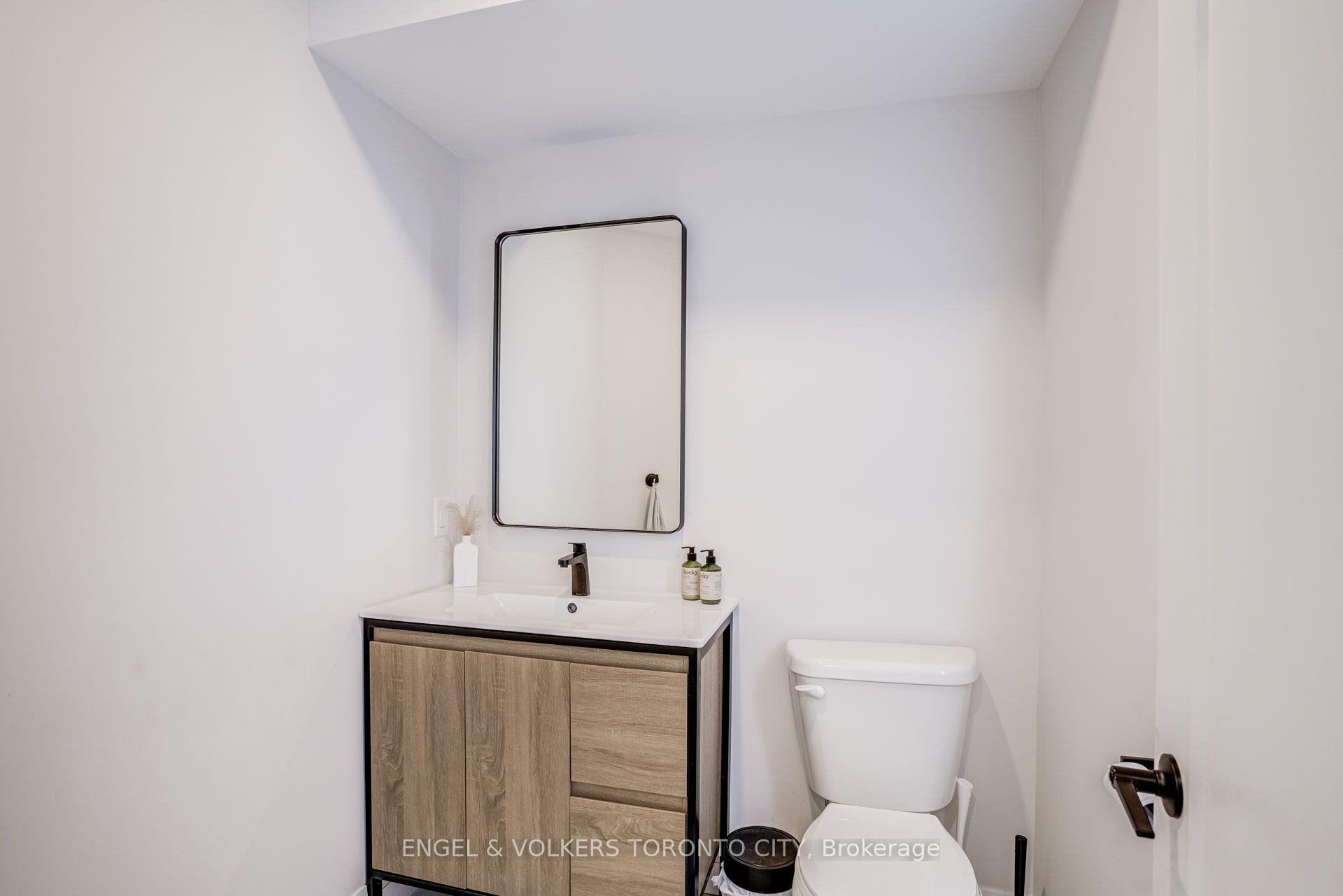 Photo 16 of 40 Glenview Avenue, Georgina, Virginia — HOMEH