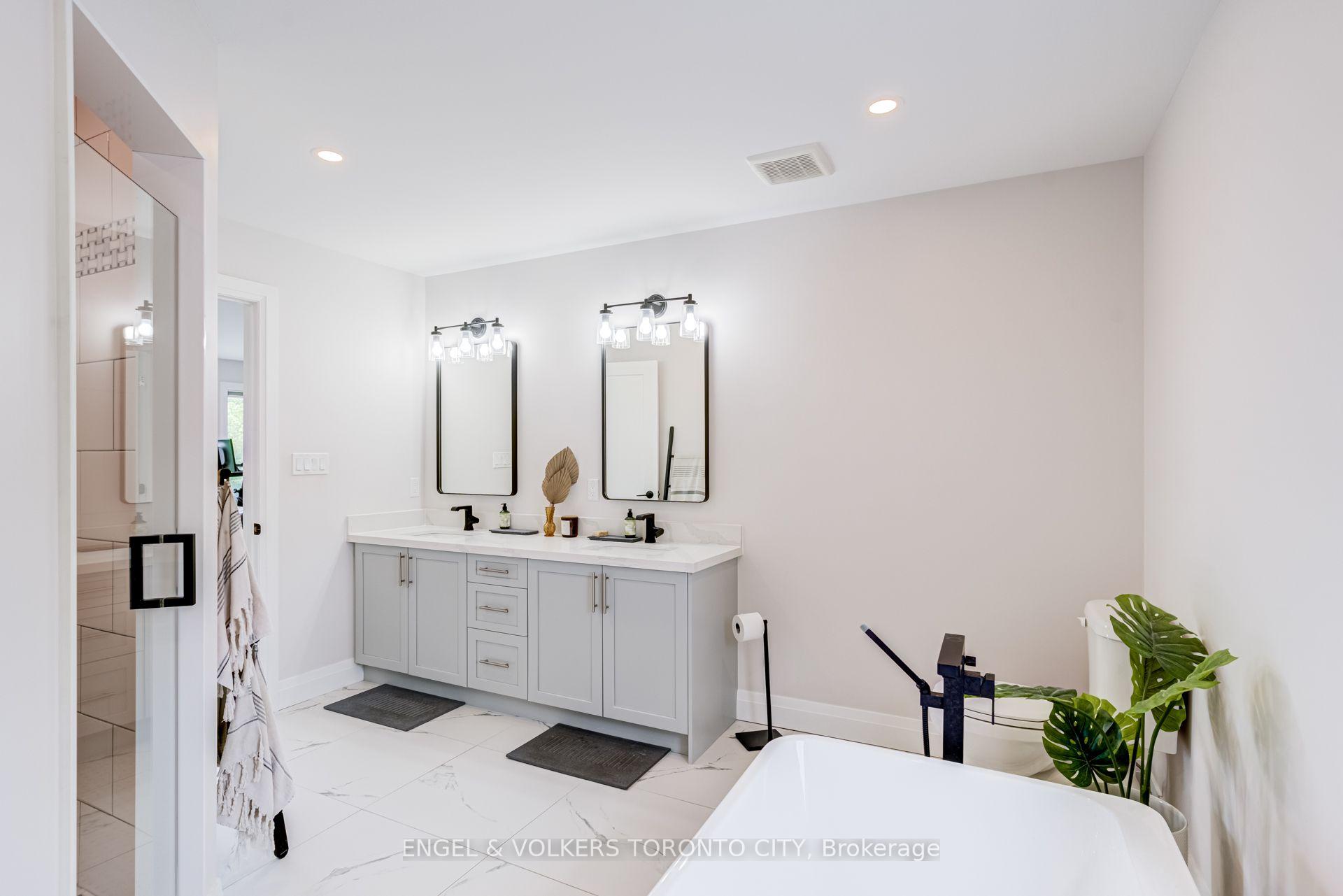 Photo 22 of 40 Glenview Avenue, Georgina, Virginia — HOMEH