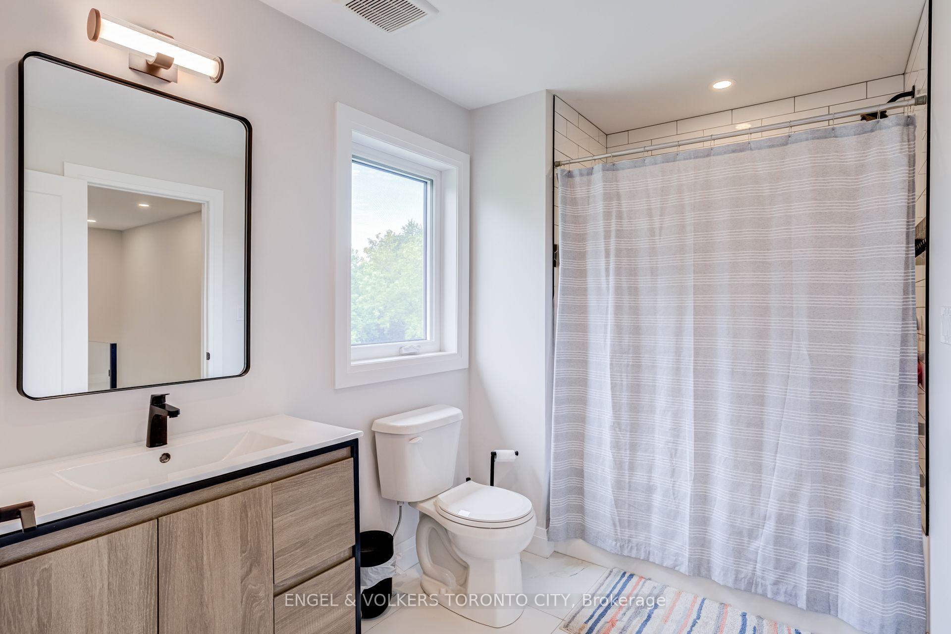 Photo 26 of 40 Glenview Avenue, Georgina, Virginia — HOMEH