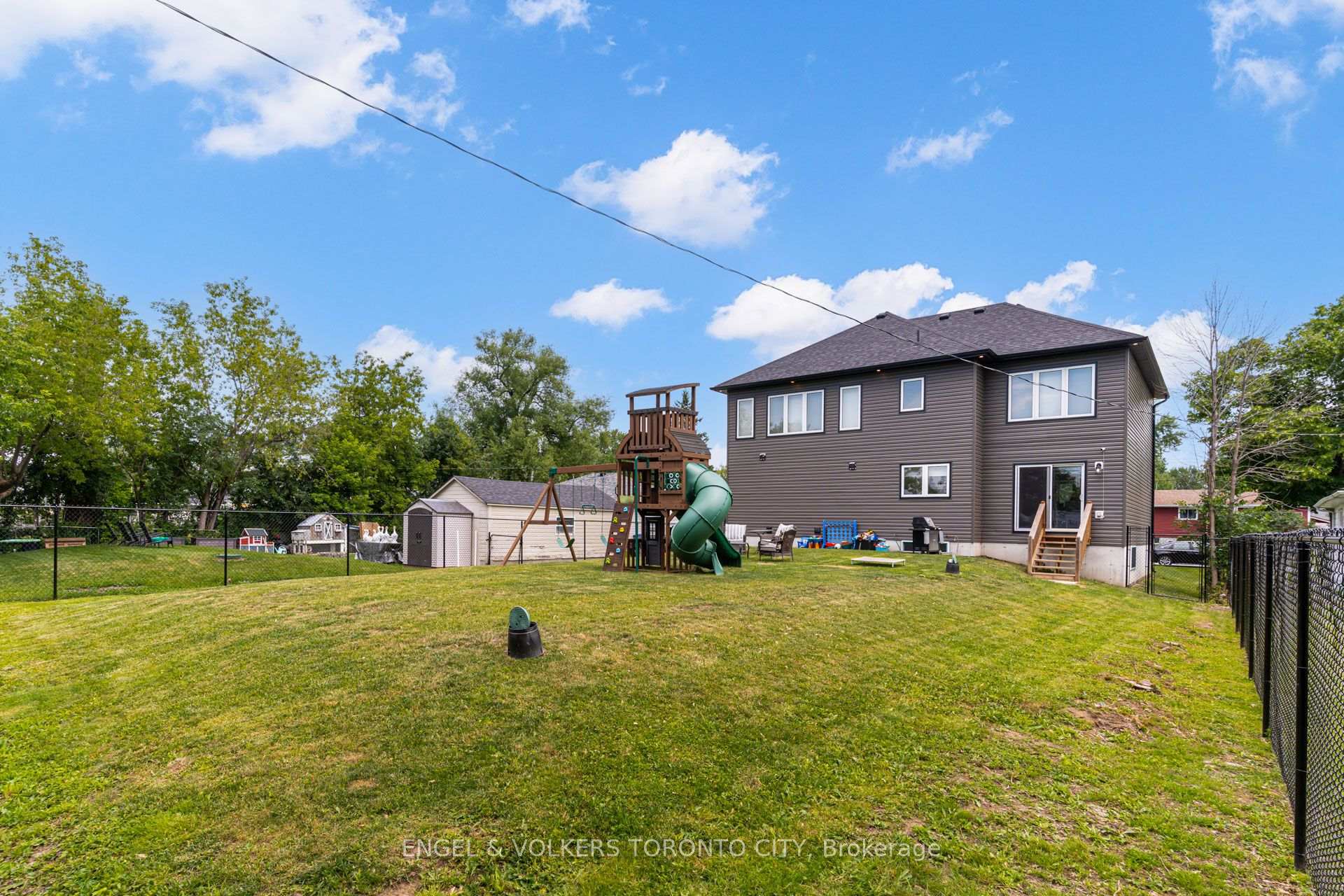 Photo 30 of 40 Glenview Avenue, Georgina, Virginia — HOMEH