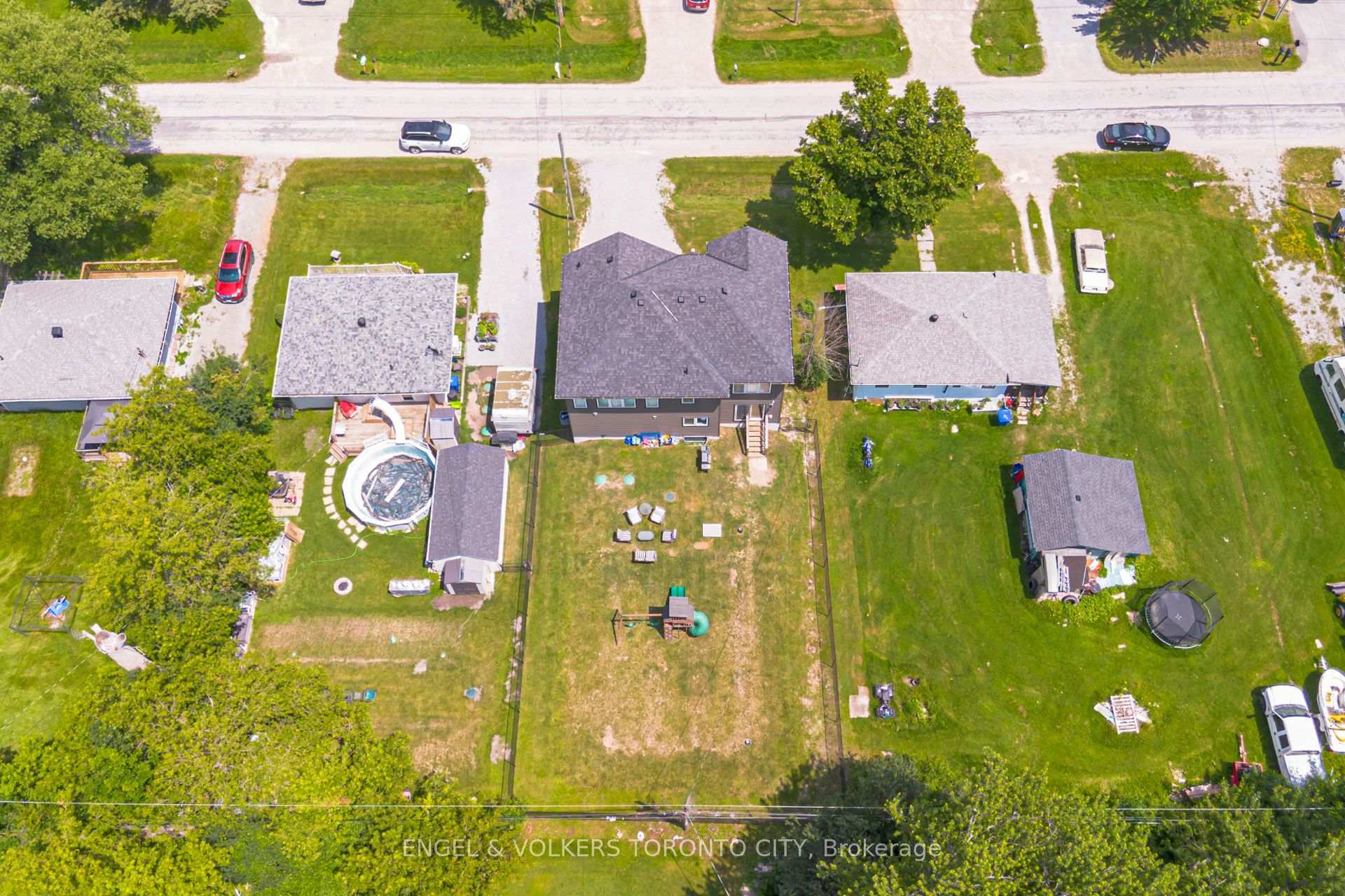 Photo 33 of 40 Glenview Avenue, Georgina, Virginia — HOMEH
