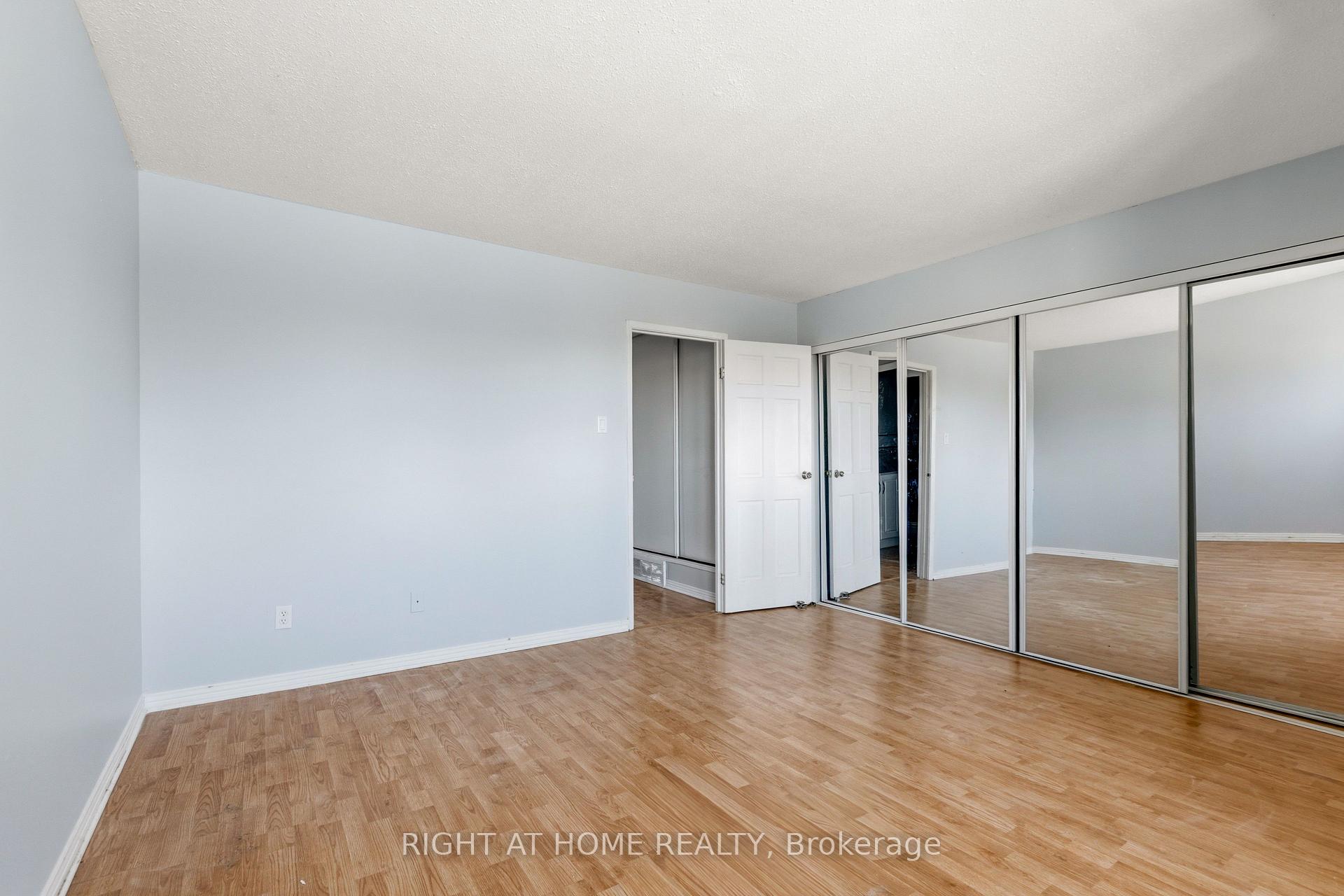 Photo 12 of 4338 Meadowvale Lane, Ottawa, Pineview — HOMEH