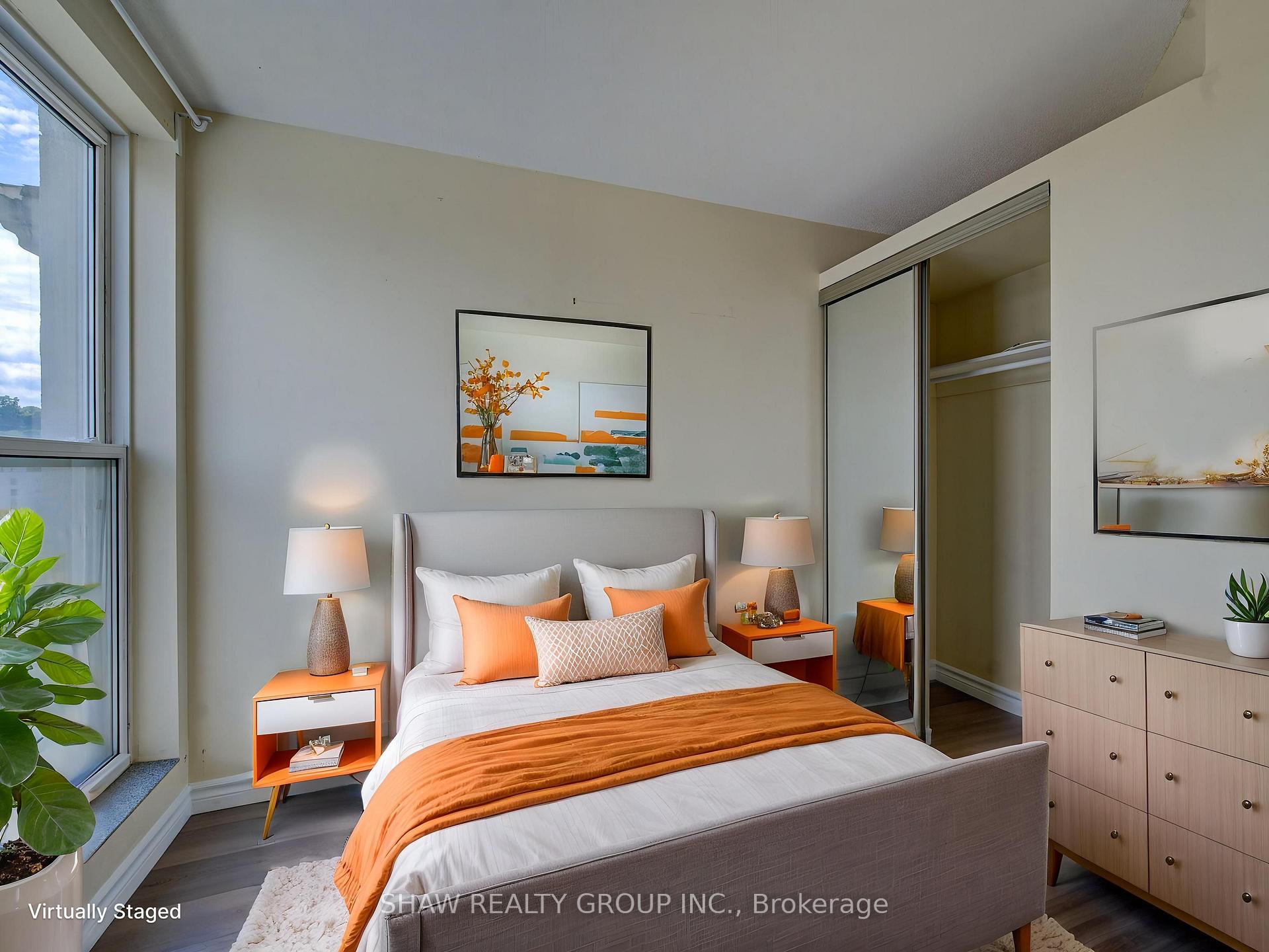 Photo 3 of Unit 1402, 135 James Street S, Hamilton, Corktown — HOMEH