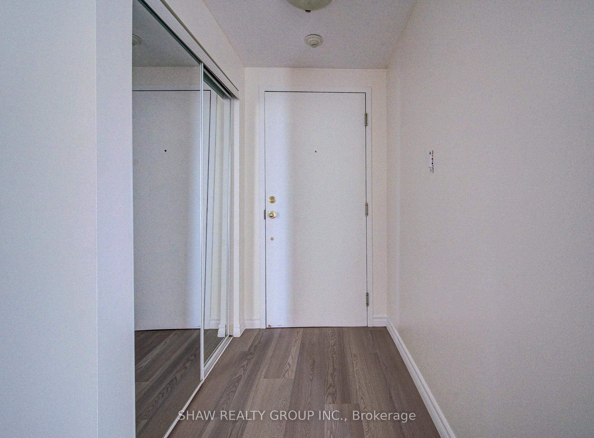 Photo 5 of Unit 1402, 135 James Street S, Hamilton, Corktown — HOMEH