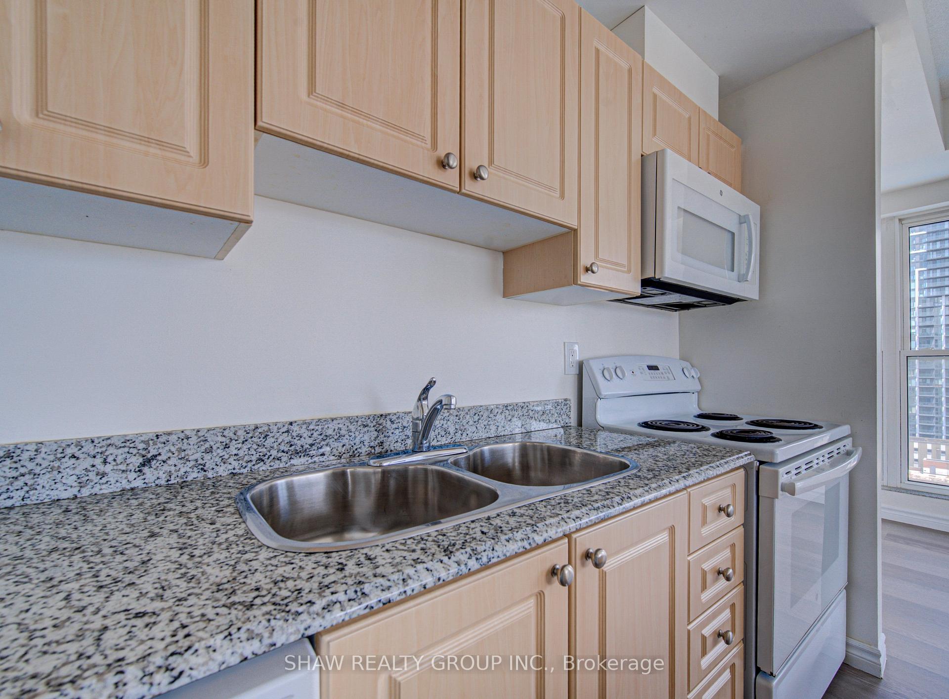 Photo 23 of Unit 1402, 135 James Street S, Hamilton, Corktown — HOMEH
