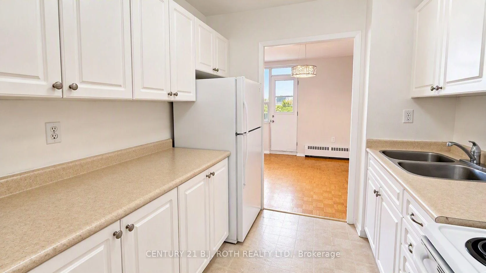 Photo 10 of Unit 808, 37 Peel Street, Barrie, Codrington — HOMEH
