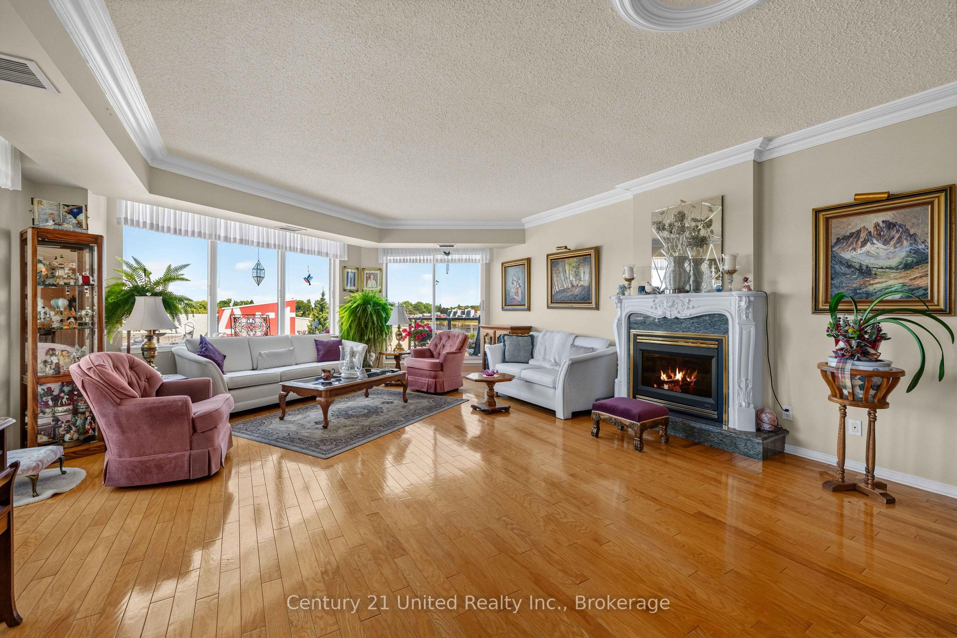 Photo 8 of Unit 304, 2 George Street N, Peterborough, Town Ward 3 — HOMEH