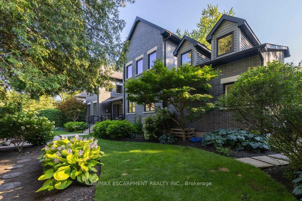 Photo 4 of 253 Rossmore Boulevard, Burlington, Roseland — HOMEH