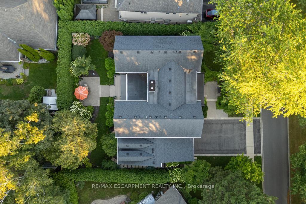 Photo 6 of 253 Rossmore Boulevard, Burlington, Roseland — HOMEH