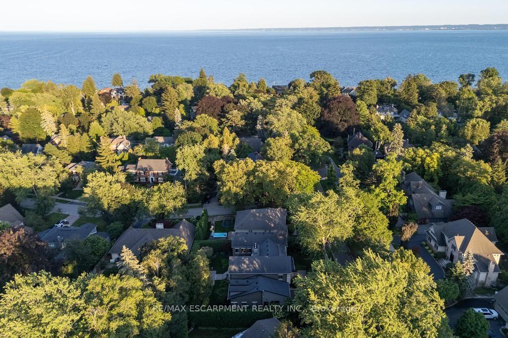 Photo 7 of 253 Rossmore Boulevard, Burlington, Roseland — HOMEH
