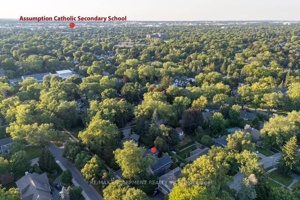 Photo 9 of 253 Rossmore Boulevard, Burlington, Roseland — HOMEH