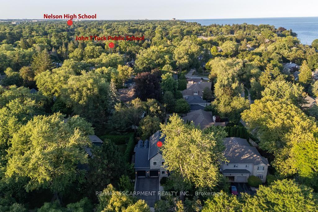 Photo 10 of 253 Rossmore Boulevard, Burlington, Roseland — HOMEH