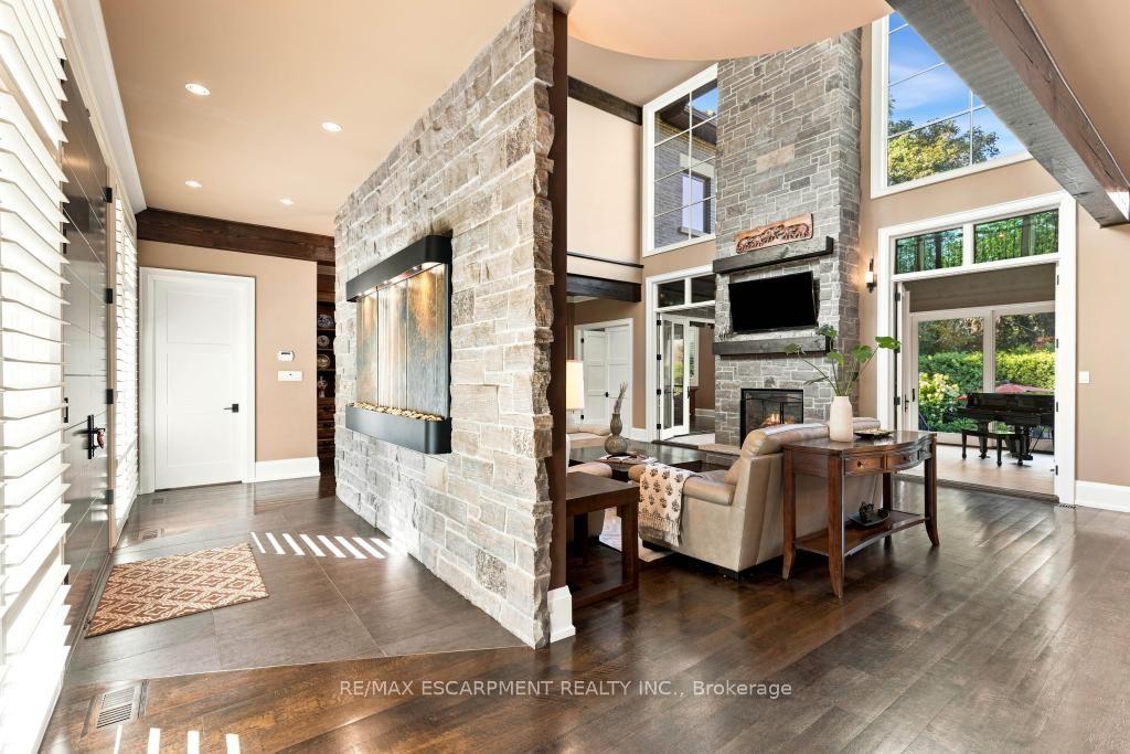 Photo 15 of 253 Rossmore Boulevard, Burlington, Roseland — HOMEH