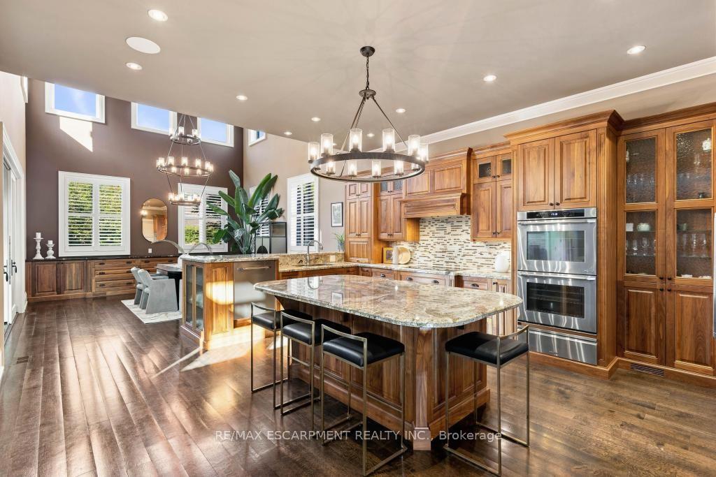 Photo 19 of 253 Rossmore Boulevard, Burlington, Roseland — HOMEH