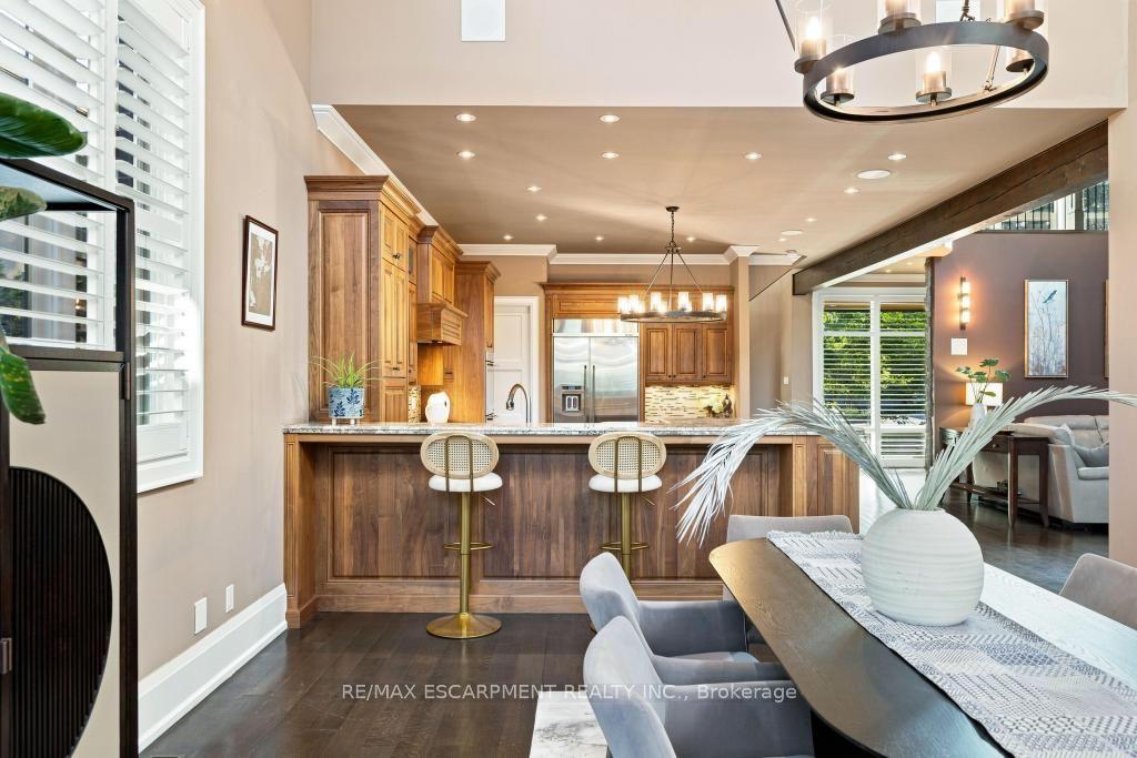 Photo 23 of 253 Rossmore Boulevard, Burlington, Roseland — HOMEH
