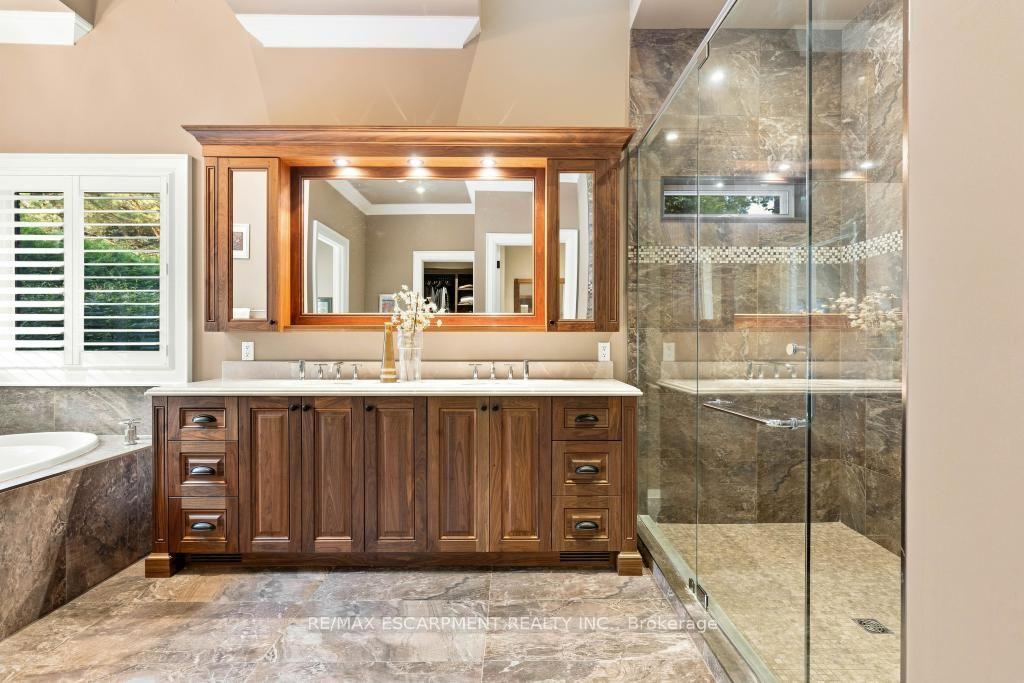 Photo 28 of 253 Rossmore Boulevard, Burlington, Roseland — HOMEH