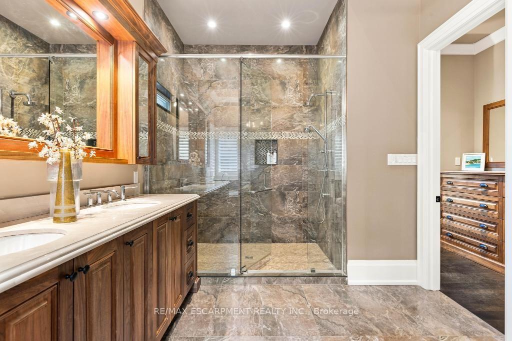 Photo 30 of 253 Rossmore Boulevard, Burlington, Roseland — HOMEH