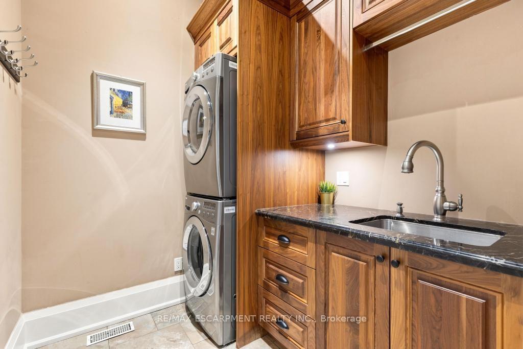 Photo 31 of 253 Rossmore Boulevard, Burlington, Roseland — HOMEH