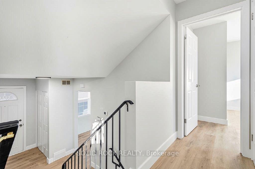 Photo 11 of 2158 Fillmore Crescent, Ottawa, Beacon Hill North — HOMEH