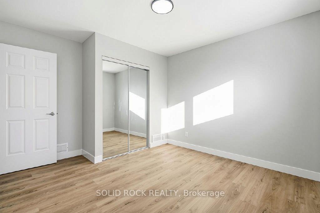 Photo 13 of 2158 Fillmore Crescent, Ottawa, Beacon Hill North — HOMEH
