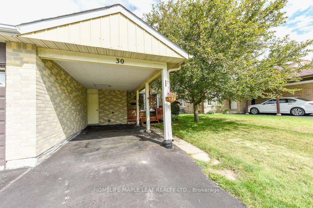 Photo 2 of 30 Primrose Crescent, Brampton, Heart Lake West — HOMEH