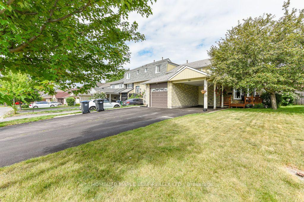 Photo 3 of 30 Primrose Crescent, Brampton, Heart Lake West — HOMEH