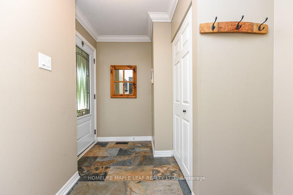 Photo 7 of 30 Primrose Crescent, Brampton, Heart Lake West — HOMEH