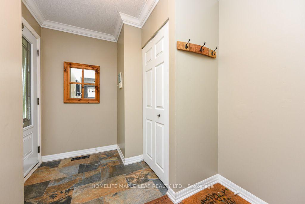 Photo 8 of 30 Primrose Crescent, Brampton, Heart Lake West — HOMEH