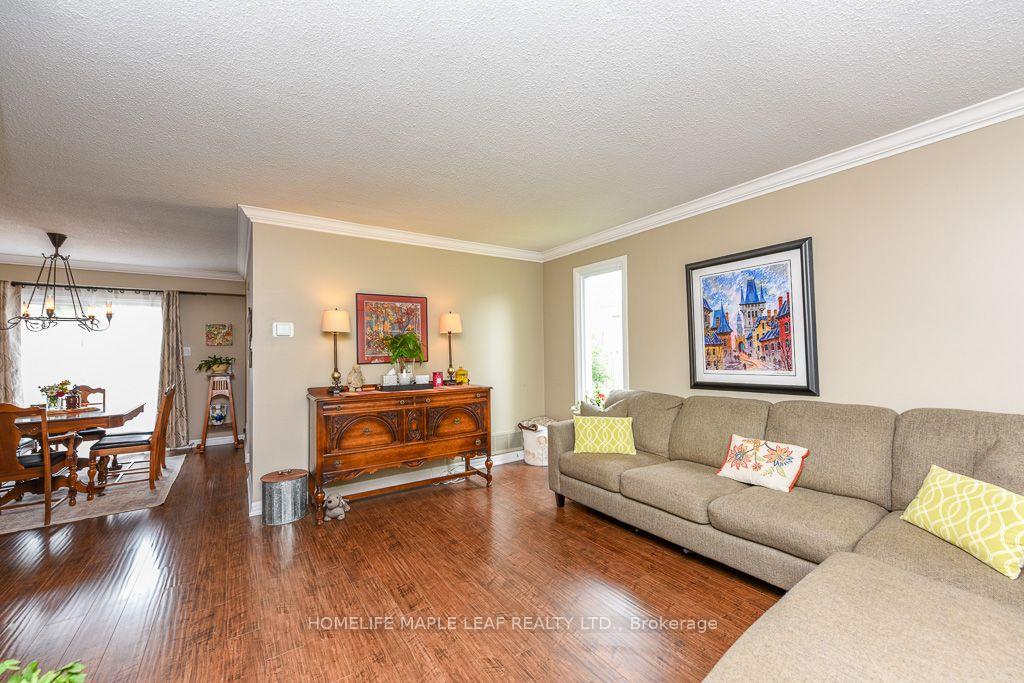 Photo 12 of 30 Primrose Crescent, Brampton, Heart Lake West — HOMEH