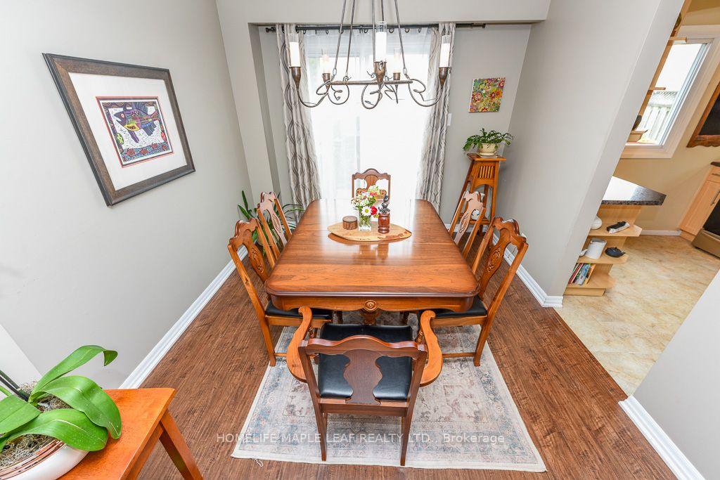 Photo 16 of 30 Primrose Crescent, Brampton, Heart Lake West — HOMEH