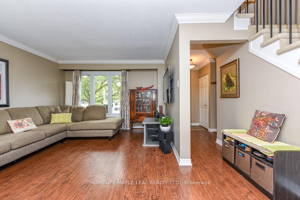 Photo 17 of 30 Primrose Crescent, Brampton, Heart Lake West — HOMEH